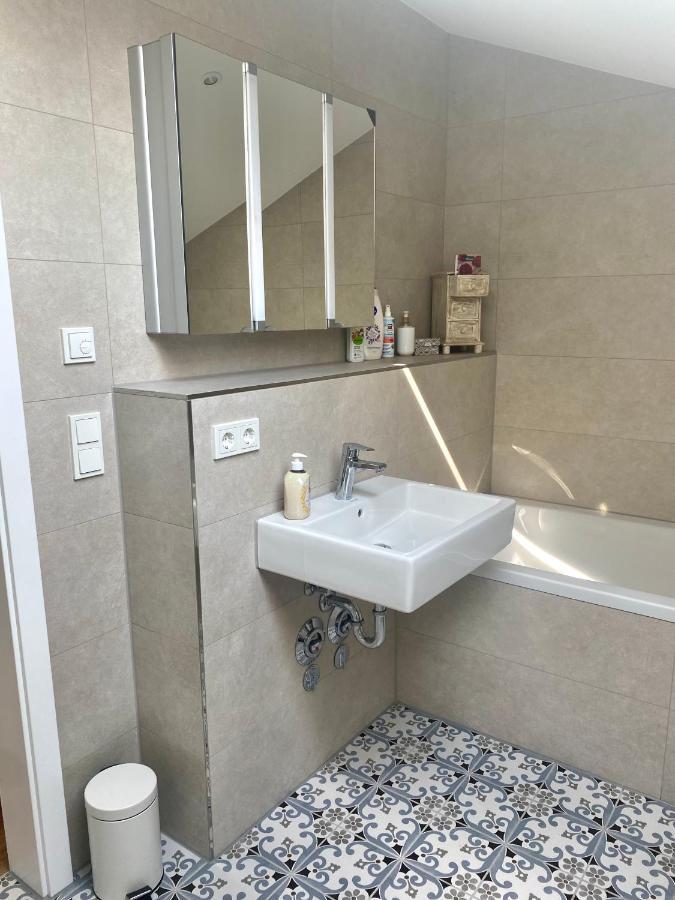 Sonniges Dg Apartment Nahe Bahnhof In 格门德蒂格斯 外观 照片